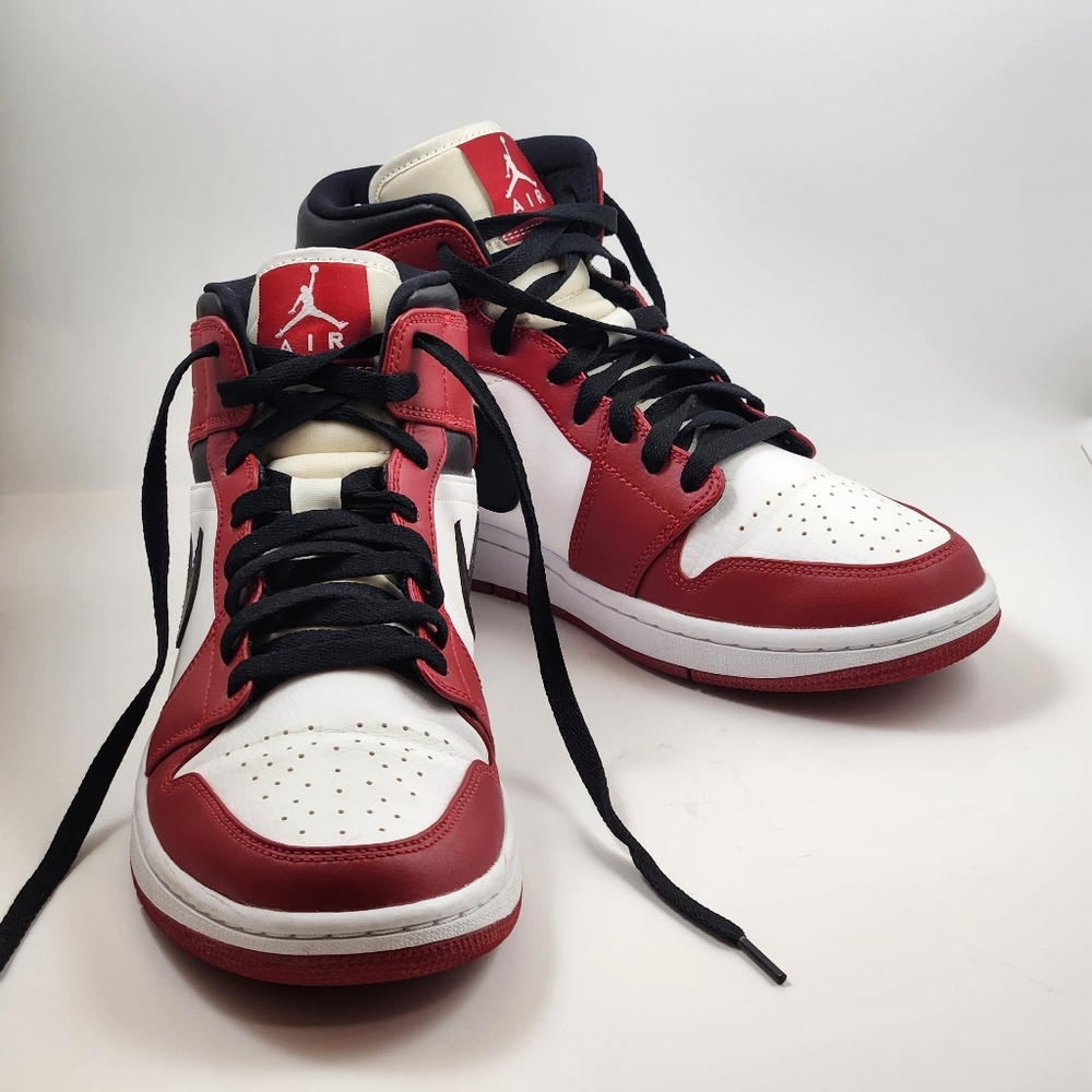 NIKE Air Jordan 1 Mid Chicago White Heel Men's 8.5